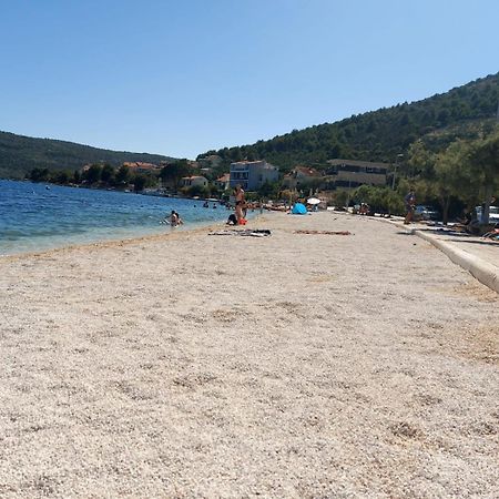 Apartman Avila Marina Bagian luar foto